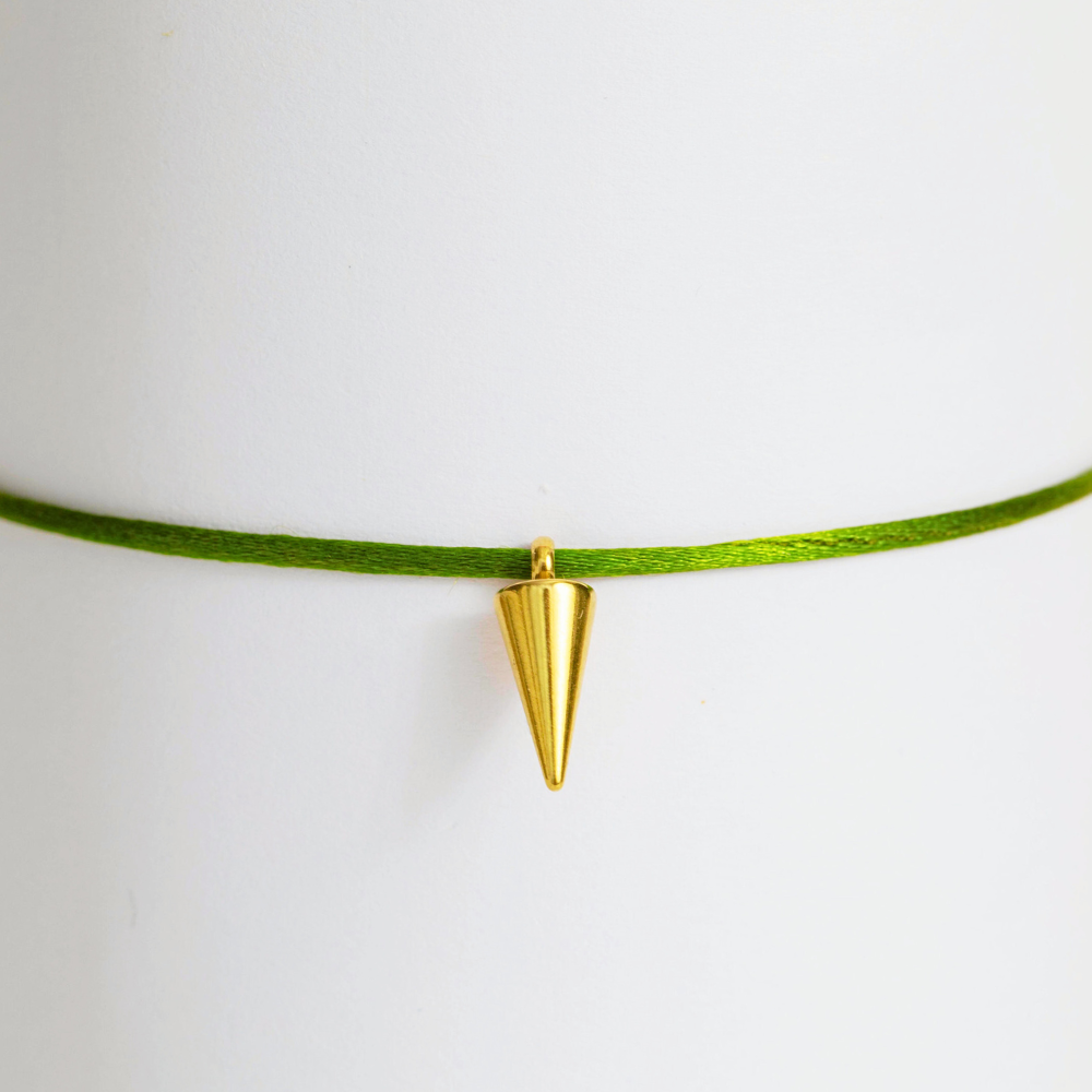 Bracelet breloque dorée "Juste ici"